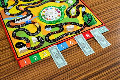 画像ギャラリー No.008のサムネイル画像 / 定番にして超ロングセラーの「人生ゲーム」。その初代には謎のマスが多数!? 昭和・平成レトロボードゲーム大百科 第10回