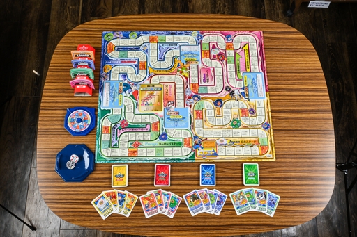 画像ギャラリー No.002のサムネイル画像 / ベイブレードのボードゲームは,すごろく&コマ回しで正月にぴったり! 昭和・平成レトロボードゲーム大百科 第11回