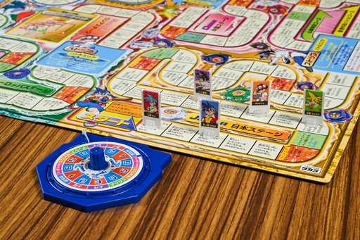 画像ギャラリー No.004のサムネイル画像 / ベイブレードのボードゲームは,すごろく&コマ回しで正月にぴったり! 昭和・平成レトロボードゲーム大百科 第11回