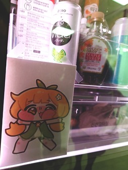 画像ギャラリー No.016のサムネイル画像 / 「トリッカル・もちもちほっペ大作戦」開発元のEPID Gamesを見学に韓国へ。同人グッズやミームに溢れるオタクカンパニー