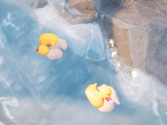 地形をいじって川を作り,ゴムのアヒルを海へ導こう。リラックス系サンドボックスゲーム「Babbling Brook」,Steamでリリース