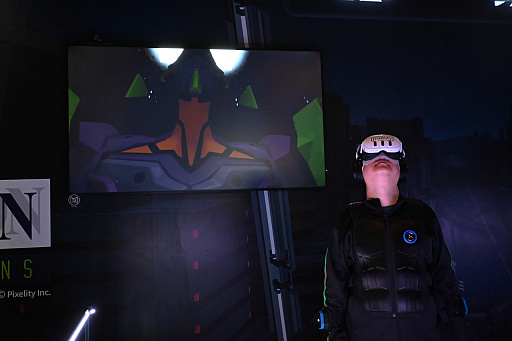 画像ギャラリー No.010のサムネイル画像 / ［プレイレポ］NERV士官候補生となって「新世紀エヴァンゲリオン」の世界を体験。VRとMRを融合させたXRゲーム「EVANGELION: Δ CROSS REFLECTIONS」