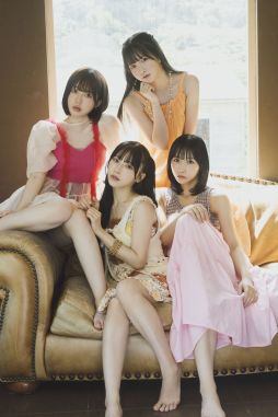 画像ギャラリー No.004のサムネイル画像 / 架空のアイドルの写真集には違和感が……。日常侵蝕ゲーム「ノンレゾン 1st写真集〈QUINTET〉」書籍版,本日発売