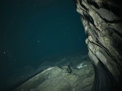 実際に洞窟でダイビングをしているような感覚になれる一人称視点のホラーゲーム「Diving into abyss」，Steamで配信開始