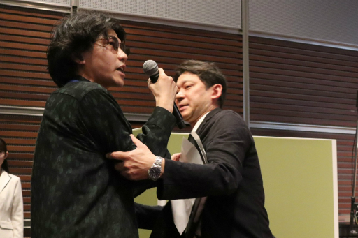 画像ギャラリー No.006のサムネイル画像 / AIに翻弄される主人公の姿を描くドラマ「AIに話しすぎた男」の試写会＆制作発表会レポート。連動するARG「流出したドラマ台本」に関する一幕も