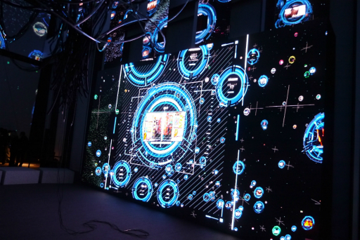 画像ギャラリー No.007のサムネイル画像 / 「攻殻機動隊展 Ghost and the Shell」内覧会レポート。アニメ全作品を横断的に網羅した見ごたえのある展覧会を,ARタチコマの解説付きで楽しめる