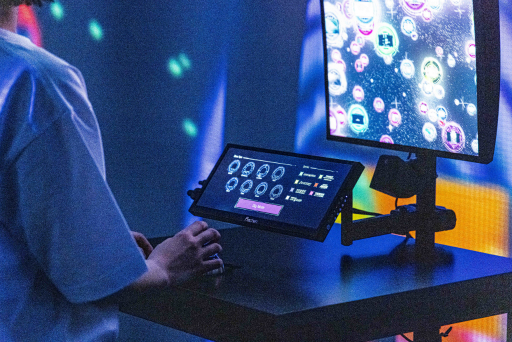 画像ギャラリー No.008のサムネイル画像 / 「攻殻機動隊展 Ghost and the Shell」内覧会レポート。アニメ全作品を横断的に網羅した見ごたえのある展覧会を,ARタチコマの解説付きで楽しめる