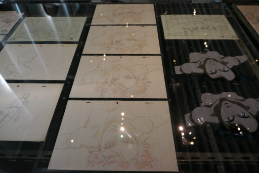 画像ギャラリー No.010のサムネイル画像 / 「攻殻機動隊展 Ghost and the Shell」内覧会レポート。アニメ全作品を横断的に網羅した見ごたえのある展覧会を,ARタチコマの解説付きで楽しめる