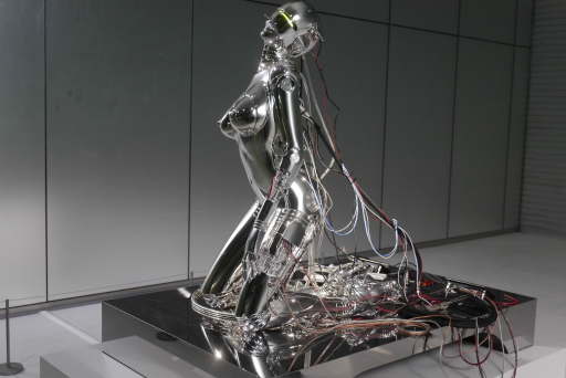 画像ギャラリー No.018のサムネイル画像 / 「攻殻機動隊展 Ghost and the Shell」内覧会レポート。アニメ全作品を横断的に網羅した見ごたえのある展覧会を,ARタチコマの解説付きで楽しめる