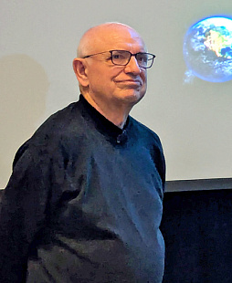 画像ギャラリー No.001のサムネイル画像 / 50年を超えてキャリアを重ねるドン・ダグロウ氏が登壇。どれだけゲームを愛していても，ゲームビジネスは愛し返してくれない荒海のようなもの［GDC 2026］