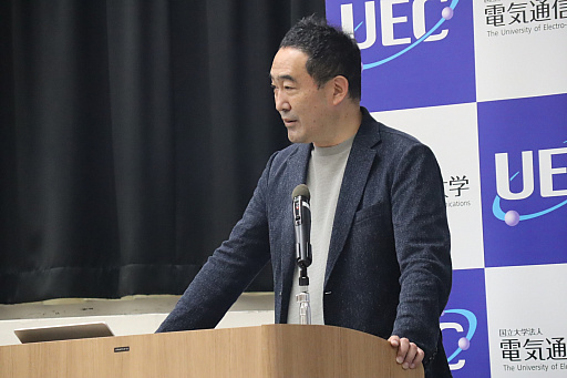 画像ギャラリー No.002のサムネイル画像 / PSの生みの親・久夛良木 健氏が「好奇心」の重要性を説いた，電気通信大学 エンタテインメント創造研究教育センター オープニングセレモニー
