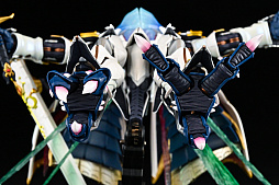 画像ギャラリー No.026のサムネイル画像 / ［レビュー］「METAL BUILD DRAGON SCALE サーバイン（白き秘宝）」ファンタジックで生体感のあるディテールが，唯一無二の存在感