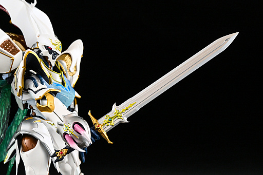 画像ギャラリー No.034のサムネイル画像 / ［レビュー］「METAL BUILD DRAGON SCALE サーバイン（白き秘宝）」ファンタジックで生体感のあるディテールが，唯一無二の存在感