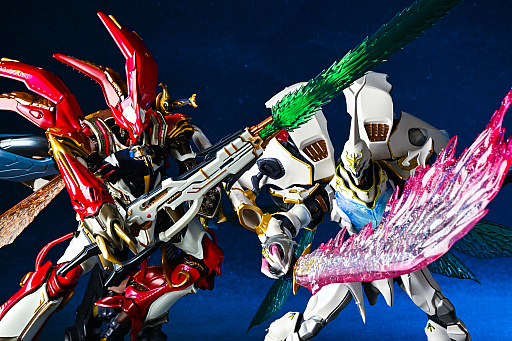 画像ギャラリー No.050のサムネイル画像 / ［レビュー］「METAL BUILD DRAGON SCALE サーバイン（白き秘宝）」ファンタジックで生体感のあるディテールが，唯一無二の存在感