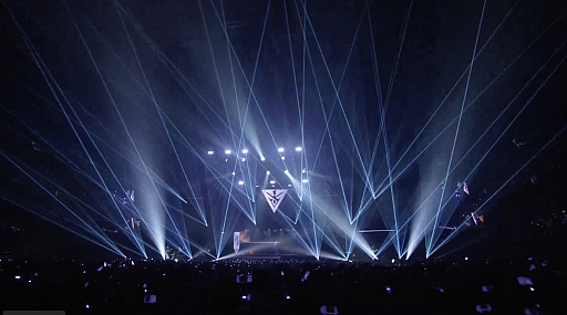 画像ギャラリー No.021のサムネイル画像 / やりたいことを詰め込んだ「加賀美ハヤト 1st One Man Live “ALPHA ONE”」レポート。多彩なパフォーマンスで“最強”を証明