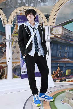 ���������꡼ No.041�Υ���ͥ������ / �֥��ߥå��ޡ����å�107�ץ�ݡ���NIKKE�פ�֥��ƥ饽��ס֥֥饦�������2�פʤɤΥ֡����Ǹ��������ץ쥤�䡼�򻣱Ƥ��Ƥ���