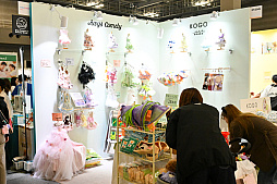 画像ギャラリー No.036のサムネイル画像 / 犬猫のお写真をいっぱい撮っただけでゴメンナサイ！　おもしろワンニャンアイテムたくさんの“インターペット2026”