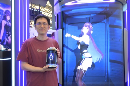 画像ギャラリー No.016のサムネイル画像 / 中国発のAIキャラクターポッド「Dipal D1」，VRMやFBXなどのモデルを導入でき，自由にカスタマイズできる。日本語にも対応し，値段は約16万円［CJ2026］