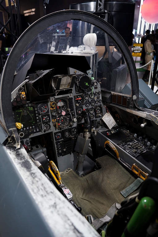 画像ギャラリー No.004のサムネイル画像 / 本格フライトシムは分かるけど，最新鋭「F-35」の軍用シミュレータがなぜ？ RAZBAM JAPANブースでは，憧れの空をちょっと身近に感じた［TGS2026］