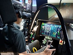 本格フライトシムは分かるけど，最新鋭「F-35」の軍用シミュレータがなぜ？ RAZBAM JAPANブースでは，憧れの空をちょっと身近に感じた［TGS2026］