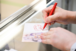 画像ギャラリー No.005のサムネイル画像 / 岩中睦樹さん,堂島颯人さん,豊島聖人さんが“はなまる”をお届け! 「補講男子」“はなまるお渡し会”レポート&キャストインタビュー