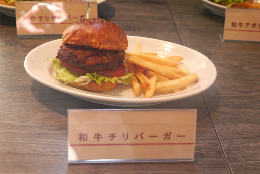 画像ギャラリー No.017のサムネイル画像 / モスプレミアムの店舗で謎解きゲームを楽しめる。イベント「モスプレミアムシアター 〜トラベリン家の言い伝え〜」先行体験レポート