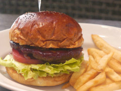 モスプレミアムの店舗で謎解きゲームを楽しめる。イベント「モスプレミアムシアター　〜トラベリン家の言い伝え〜」先行体験レポート