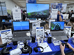 画像ギャラリー No.045のサムネイル画像 / 「東京ゲームダンジョン11」レポート（後編）。会場で遭遇したのは，無職の天使，人格移植，JK物理除霊と，クセ強で気になるあれこれ