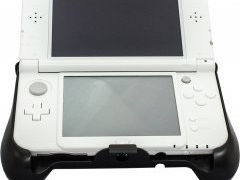 アンサー,“狩り”向け周辺機器を発売。New3DS用グリップやスライドパッド用アタッチメント,長さ3.5mのケーブルなど