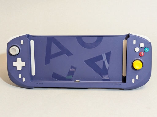 画像ギャラリー No.001のサムネイル画像 / Switch2用合体型ゲームパッド「abxylute N6」をレビュー。ゲームキューブをイメージしたデザインにマクロや連射機能を搭載