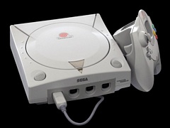 懐かしのドリームキャストに新たな周辺機器が登場。本体とコントローラをワイヤレス化し，仮想ビジュアルメモリとしても使用可能