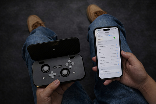 画像ギャラリー No.005のサムネイル画像 / マグネットでスマホを固定する折り畳み式コントローラ「Haykkim」,Kickstarterでクラウドファンディング開始