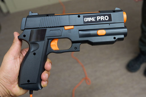 画像ギャラリー No.003のサムネイル画像 / 薄型ディスプレイでもガンシューティングをプレイできる「G'AIM'E」の新モデルを体験。達成電器＆パイオニアブースをレポート［TGS2026］