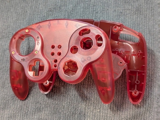 画像ギャラリー No.012のサムネイル画像 / ゲームキューブ風のサードパーティ製ゲームパッドがクラウドファンディング中。TMRジョイスティックなど最新機能を搭載し，発光設定も可能