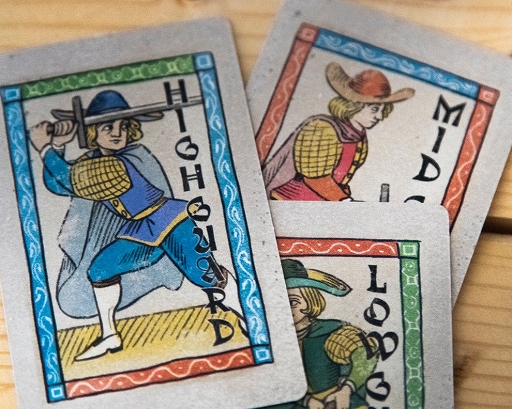 画像ギャラリー No.003のサムネイル画像 / リズムに乗って戦う剣術カードゲームがクラファン中。3つの構えを使い分け,相手の手の内を読みつつ,自分の勝ちも見逃さないように戦う